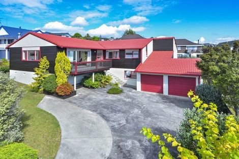 Photo of property in 125 Stapleford Crescent, Browns Bay, Auckland, 0630