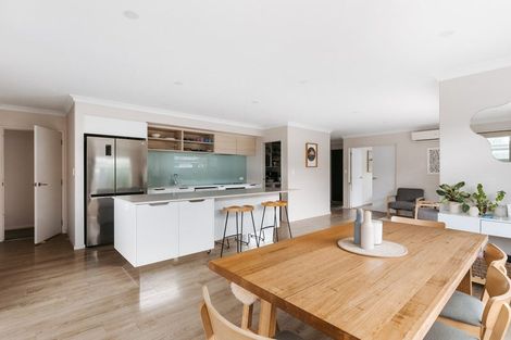 Photo of property in 6 Lakeside Terrace, Omokoroa, 3114