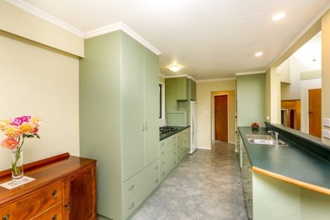 Photo of property in 10 Mcfarlane Street, Oakura, 4314