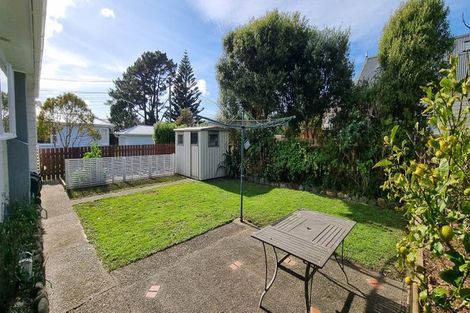 Photo of property in 14 Robert Street, Newlands, Wellington, 6037