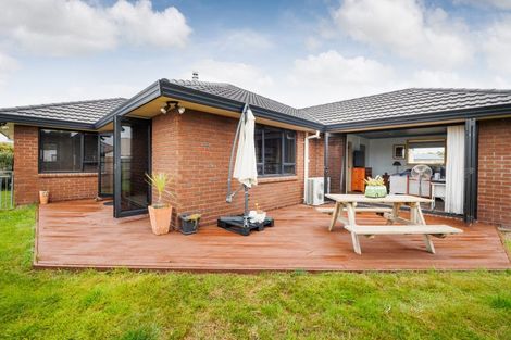 Photo of property in 12 Walnut Grove, Kelvin Grove, Palmerston North, 4414