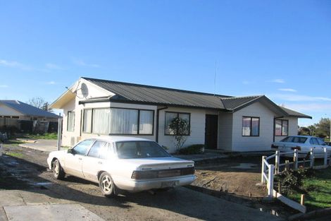 Photo of property in 12 Almond Grove, Feilding, 4702