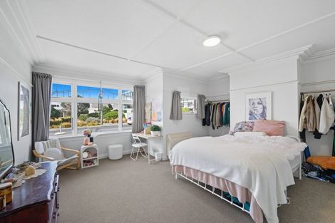 Photo of property in 31 Beach Street, Saint Clair, Dunedin, 9012
