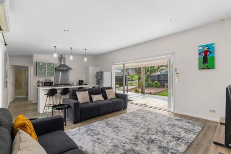 Photo of property in 4 Te Whai Street, Mangawhai Heads, Mangawhai, 0505