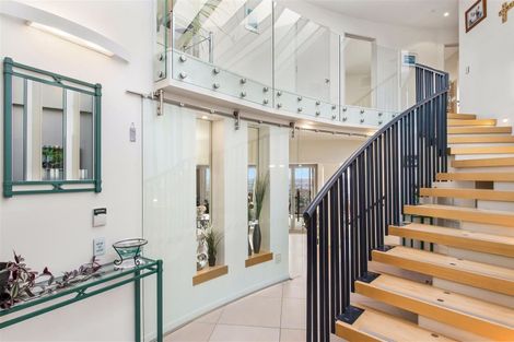 Photo of property in 22 Iles Lane, Cashmere, Christchurch, 8022