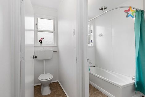 Photo of property in 32 Naenae Road, Naenae, Lower Hutt, 5011