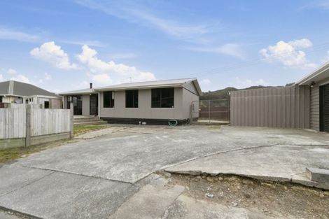 Photo of property in 29 Grimsby Grove, Wainuiomata, Lower Hutt, 5014