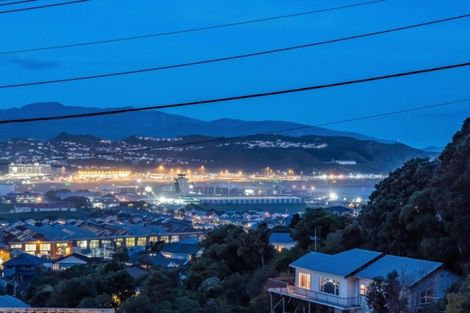 Photo of property in 92 Duncan Terrace, Kilbirnie, Wellington, 6022