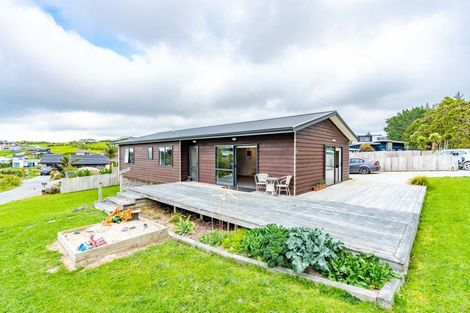 Photo of property in 11 Wharuka Glade, Mangawhai, 0505