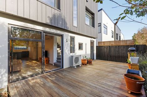 Photo of property in 2/21 Mersey Street, St Albans, Christchurch, 8014
