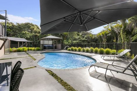 Photo of property in 19 Cochran Road, Oratia, Auckland, 0604