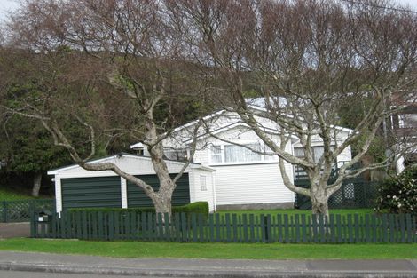 Photo of property in 76 Beauchamp Street, Karori, Wellington, 6012