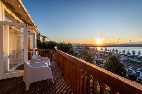 Photo of property in 14 Bay View Road, Bluff Hill, Napier, 4110