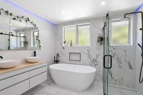 Photo of property in 35 Takahe Road, Titirangi, Auckland, 0604