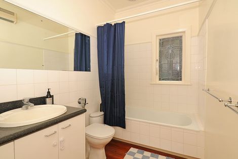 Photo of property in 33 Tio Tio Road, Miramar, Wellington, 6022