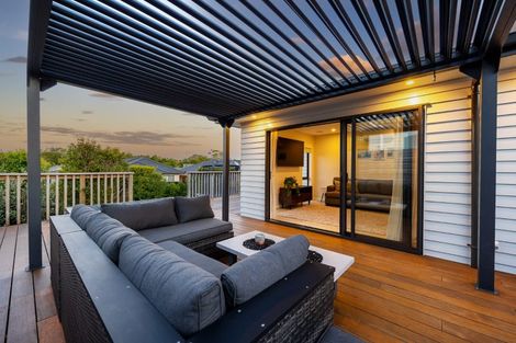 Photo of property in 60 Matua Road, Huapai, Kumeu, 0810