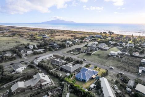 Photo of property in 48 Gawler Street, Te Horo Beach, Otaki, 5581