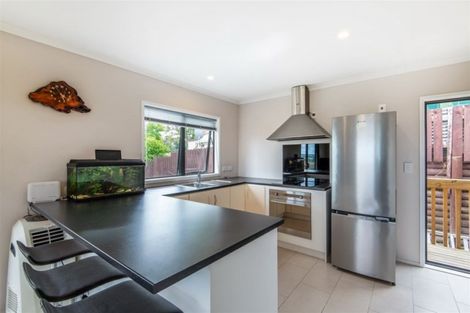 Photo of property in 9 Edgware Road, West Harbour, Auckland, 0618
