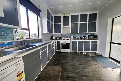 Photo of property in 4 Main Road, Clinton, 9534