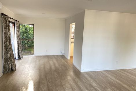 Photo of property in 71 Reynella Drive, Massey, Auckland, 0614