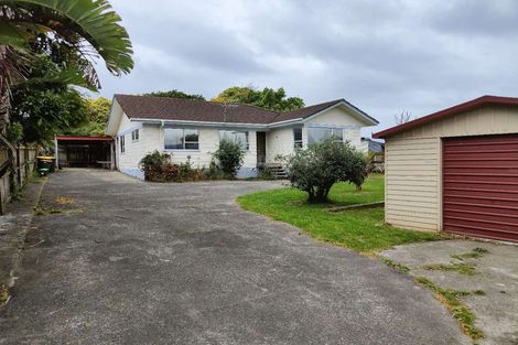 Photo of property in 15 Bundena Place, Clendon Park, Auckland, 2103