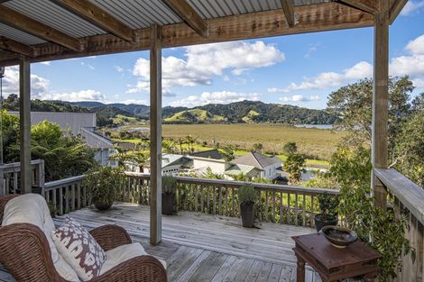 Photo of property in 26 Beach Road, Onerahi, Whangarei, 0110