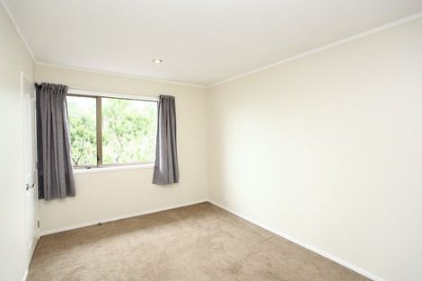 Photo of property in 15 Kingsclere Place, Goodwood Heights, Auckland, 2105