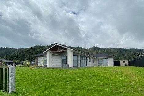 Photo of property in 7 Hopkirk Avenue, Wallaceville, Upper Hutt, 5018