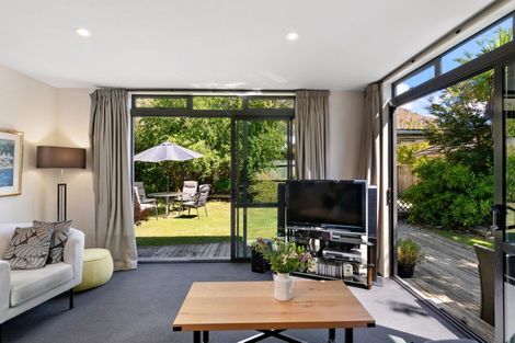 Photo of property in 8a Amber Close, Arthurs Point, Queenstown, 9371
