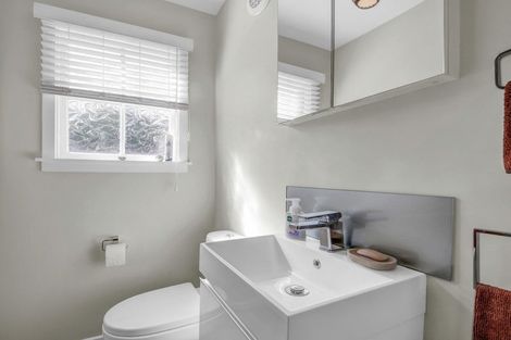 Photo of property in 32 Hillcrest Place, Avonhead, Christchurch, 8042