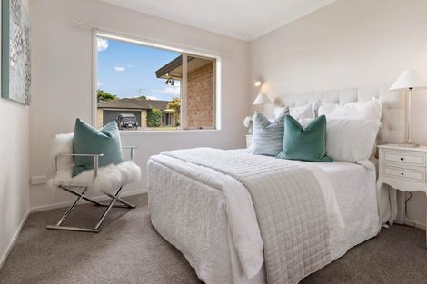 Photo of property in 10 Attymon Lane, East Tamaki, Auckland, 2016