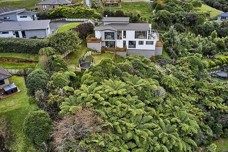 Photo of property in 15 Swain Grove, Riverstone Terraces, Upper Hutt, 5018