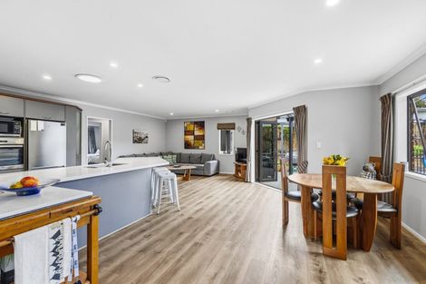 Photo of property in 27 Somerton Drive, Huntington, Hamilton, 3210