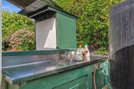 Photo of property in 5 Mcleod Road, South Head, Helensville, 0874