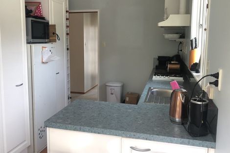 Photo of property in 21 Battle Place, Glenfield, Auckland, 0629