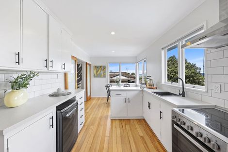 Photo of property in 109 Sandspit Road, Shelly Park, Auckland, 2014