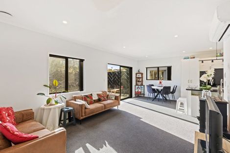 Photo of property in 23d Heta Road, Highlands Park, New Plymouth, 4312