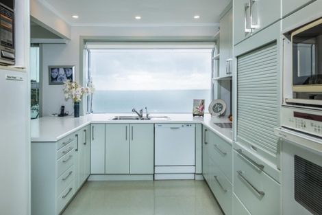 Photo of property in 1/187 Beach Road, Castor Bay, Auckland, 0620