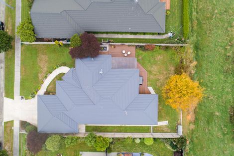 Photo of property in 147 Pacific Drive, Fitzherbert, Palmerston North, 4410