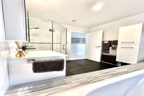 Photo of property in 16 Southworth Place, Grandview Heights, Hamilton, 3200