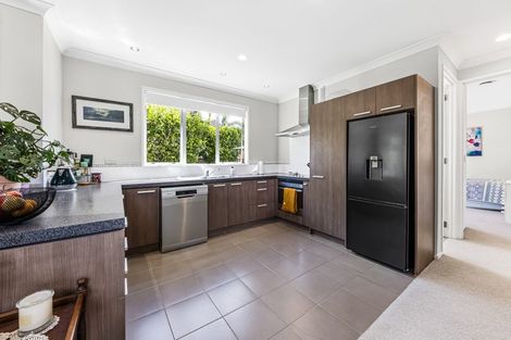 Photo of property in 7f Clearwater Cove, West Harbour, Auckland, 0618
