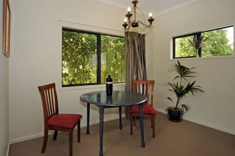 Photo of property in 4a Booth Crescent, Tuakau, 2121