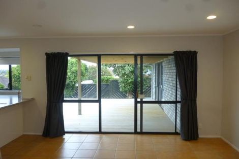 Photo of property in 11 Orangewood Drive, Northpark, Auckland, 2013
