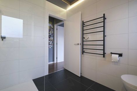 Photo of property in 2/7 Jasmine Grove, Maungaraki, Lower Hutt, 5010