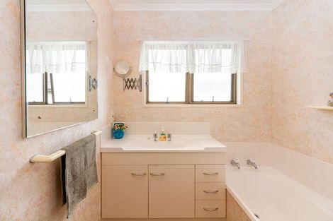 Photo of property in 15 Aintree Crescent, Awapuni, Palmerston North, 4412