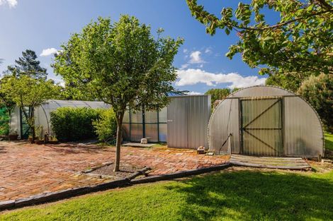 Photo of property in 100 Cole Street, Dannevirke, 4930