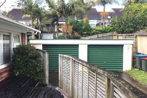 Photo of property in 2/17 Mount Carmel Place, Meadowbank, Auckland, 1072