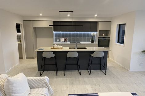 Photo of property in 14 Annie Aranui Drive, Poraiti, 4182