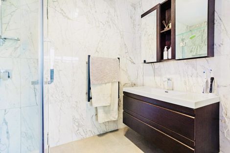 Photo of property in 109 Prince Regent Drive, Half Moon Bay, Auckland, 2012