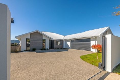Photo of property in 20 Silicon Way, Fitzherbert, Palmerston North, 4410